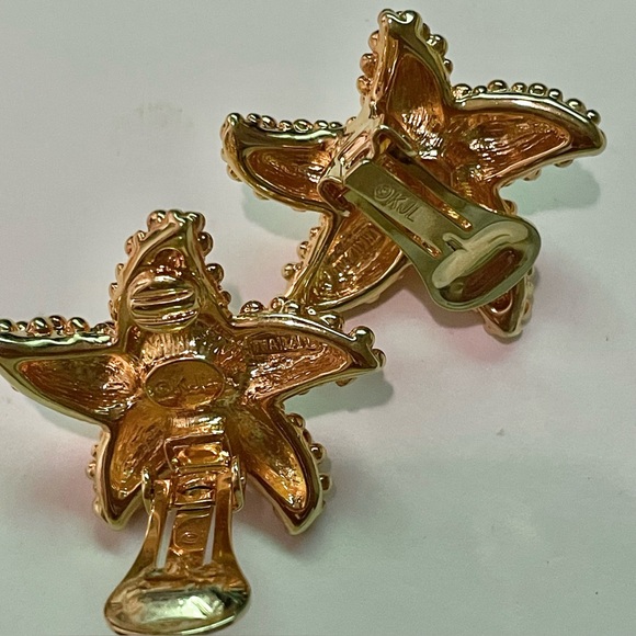 Vintage Kenneth Jay Lane Pearl & Gold Starfish Clip Earrings - Picture 6 of 7